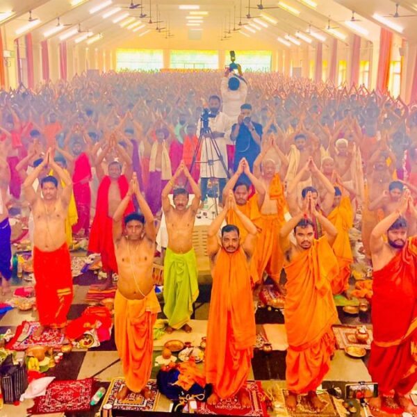 Sadguru Brahmeshanand sets “Asia Books of Record” for Yadnyopavit in Goa