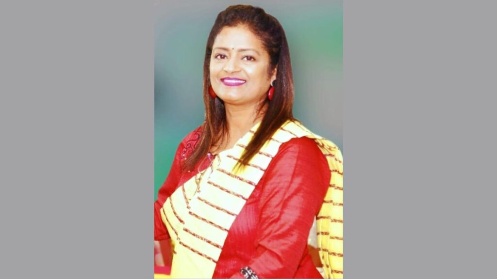 Renowned Fashion Entrepreneur and member of World Designing Forum Astha Kiran Takes Indian Handloom and Textiles to New Heights