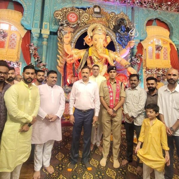Organized by Sairam Yuvak Mandal, ‘Manta Ka Raja’ Pandal in Althan turns the centre of divinity in Surat