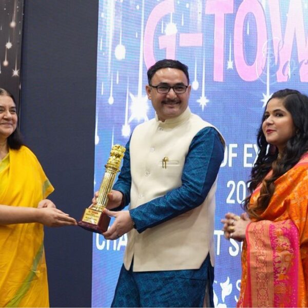 Parmanu Defence Academy Dehradun Honored with Education Excellence Award by Member of Parliament Smt. Menaka Gandhi