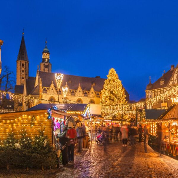 Global Festivities Unite: Christmas Celebrations Around the World Illuminate the Holiday Season