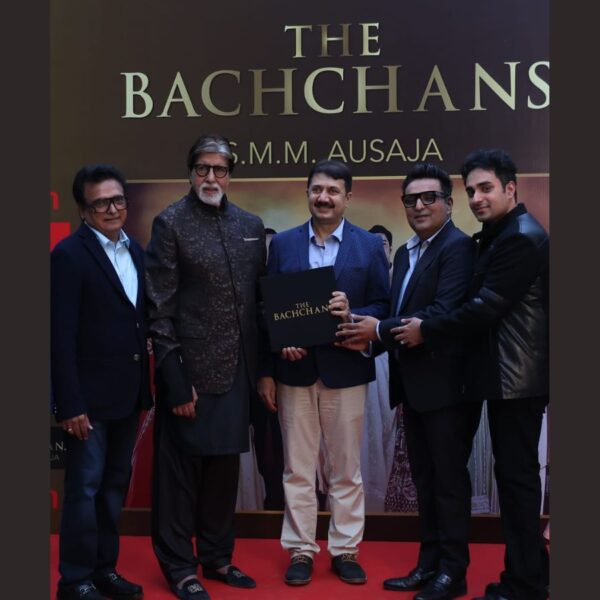 Amitabh Bachchan launches SMM Ausaja’s Om Books International’s The Bachchans: A Saga of Excellence Unveiling