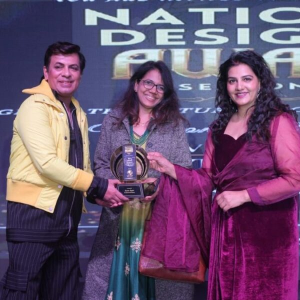 Sunita Omprakash Rahi Takes Best Story of Entrepreneurial Resilience and Creativity Award at National Designer Award 2023