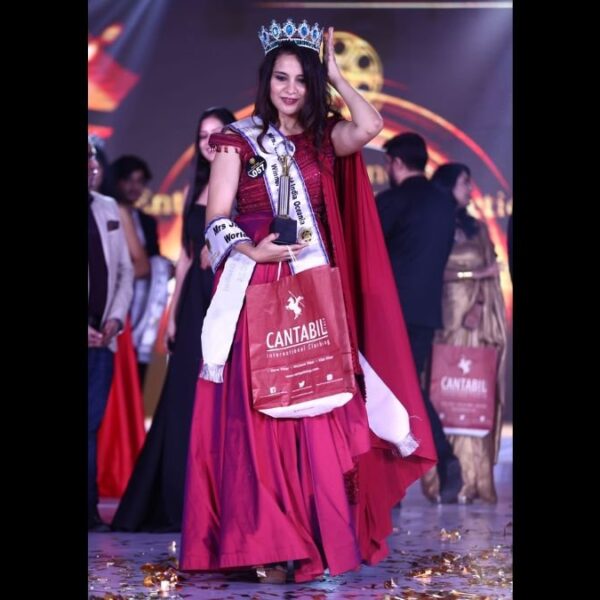 Neha Chaturvedi Won the prestigious title of Mrs. Global World India Oceania 2024
