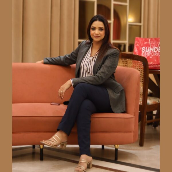 From Astrology to Entrepreneurship and Fashion, Minu Deepak Sharma Embodies The Spirit Of Empowerment