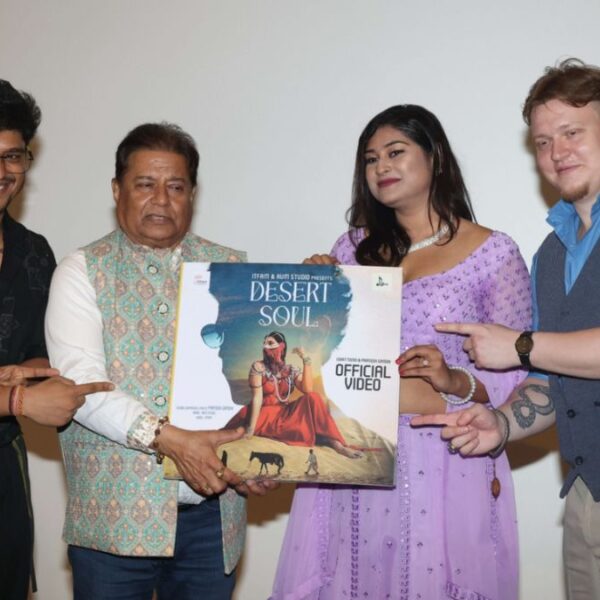 Anup Jalota launches Israt Tonni and Prateek Gandhi’s new single, Desert Soul