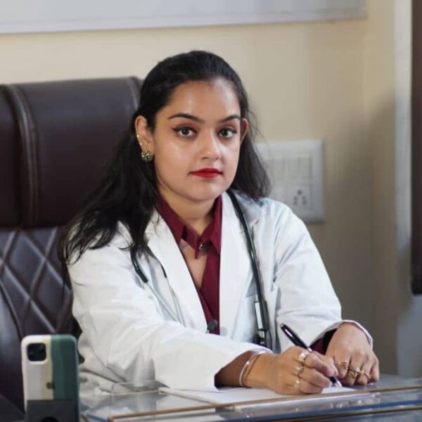Dr. Harshmeet Arora Was Given The Healthcare And Fitness Award